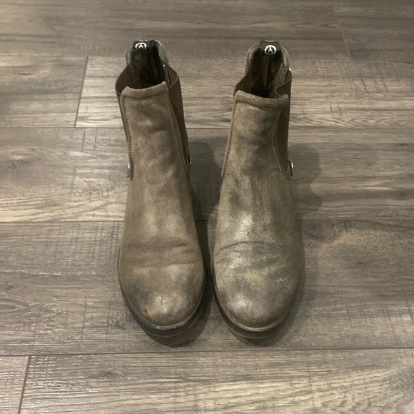 Wishbone Booties - Picture 1 of 7